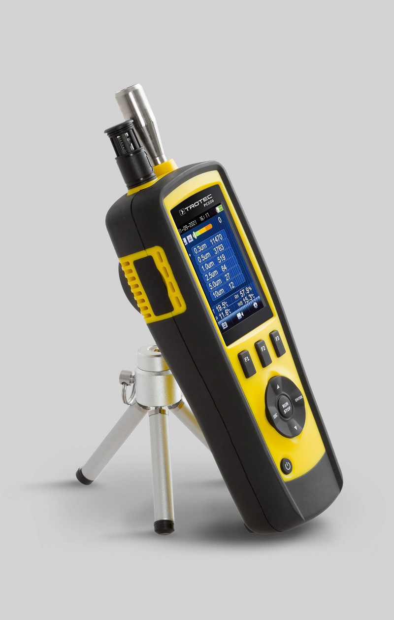 A handy mini tripod for non-stop measurements is already included in the PC220's standard scope of delivery.