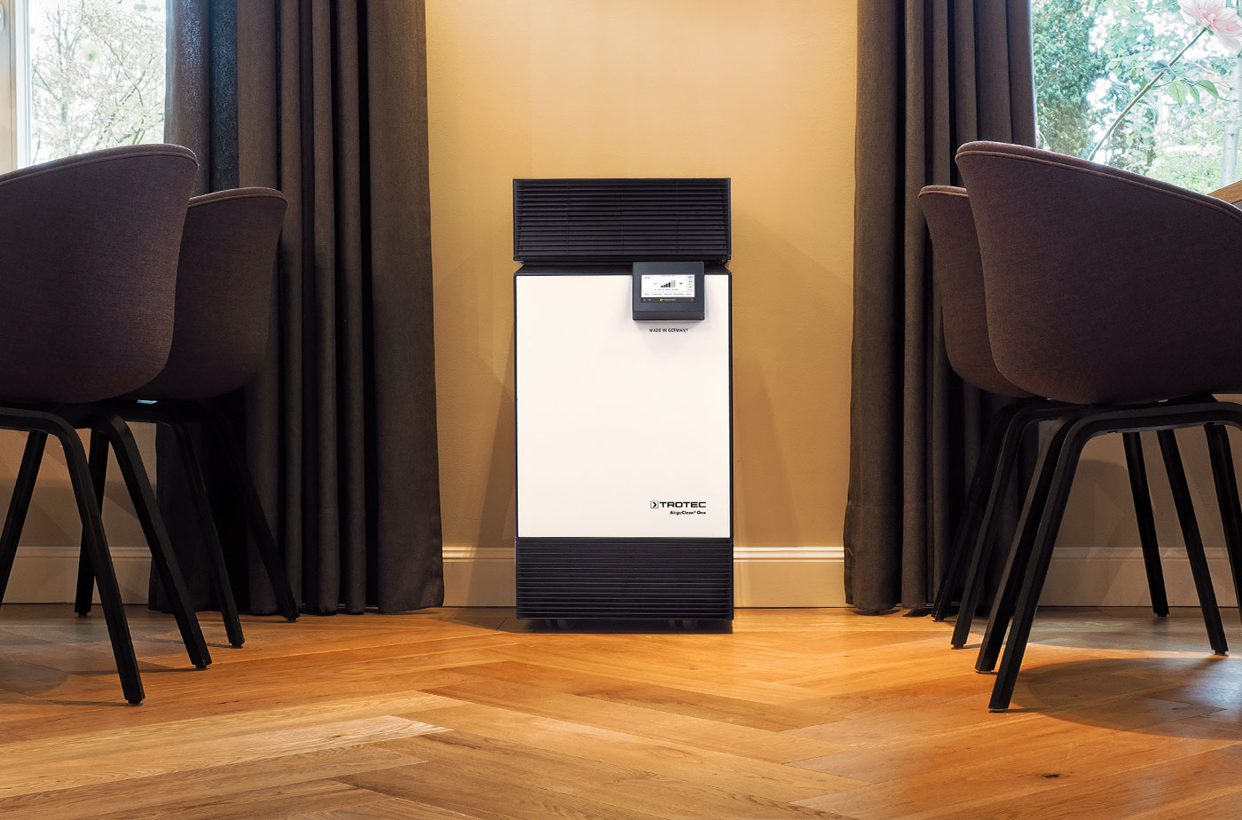 AirgoClean One – professional virus filtration for offices, medical practices, law firms and living spaces