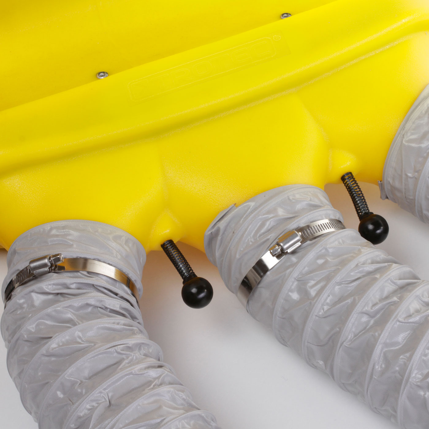 Optional accessories: the triple hose distributor for the TFV 30 S